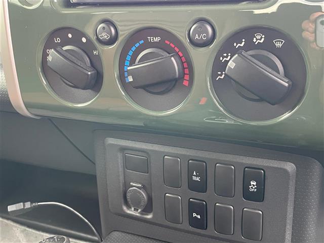 【運転席操作部】快適なドライブを楽しむための機能が装備されています！運転席から触れるので、使いやすいです！除菌プランいれていただくと、さらに清潔で安心していただけます！