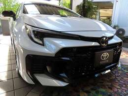 ■新開発GRインタークーラーターボ（ダイナミックフォースエンジン）搭載 ■新開発GR6速iMTインテリジェントマニュアルトランスミッション搭載車 ■特別専用開発GRエアロボンネット（吸気冷却クーリング機能）採用車