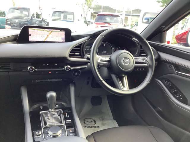 ドライビングのし易さを追求したコックピット