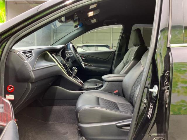 WECARSでは各商談席に大型モニターをご用意しております！見やすい大画面でゆったりと全国の在庫をご覧いただけます！是非ご来店お待ちしております！