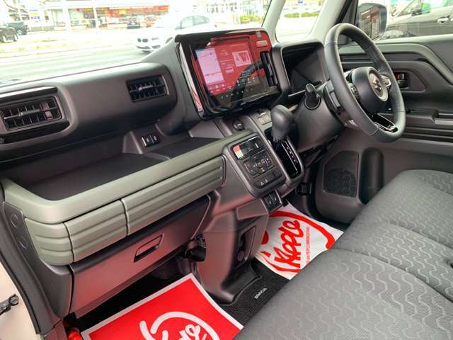 納車整備では信頼のおける提携整備工場にて点検、整備をいたします♪女性の方にも安心して頂けるよう努めています♪