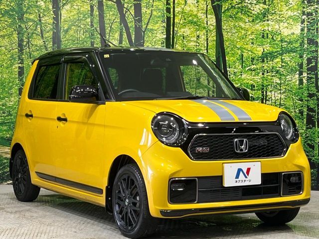 大好評のボディコーティング「弾スプラッシュコート」もご納車までに施工可能。通常のガラスコートと異なる、耐久年数6年の無機質ガラスコーティングが、ボディをキレイな状態に保ってくれます。