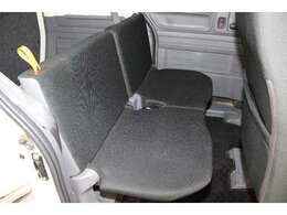 4名乗車時の後席シートの模様