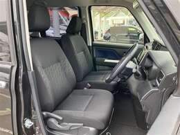 運転席・助手席です