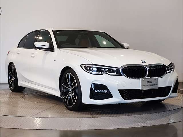 BMWのダイナミック且つエモーショナルなスタイルを印象付けるキャラクターライン（プレスライン）眺めているだけで溜め息の出る美しさです☆