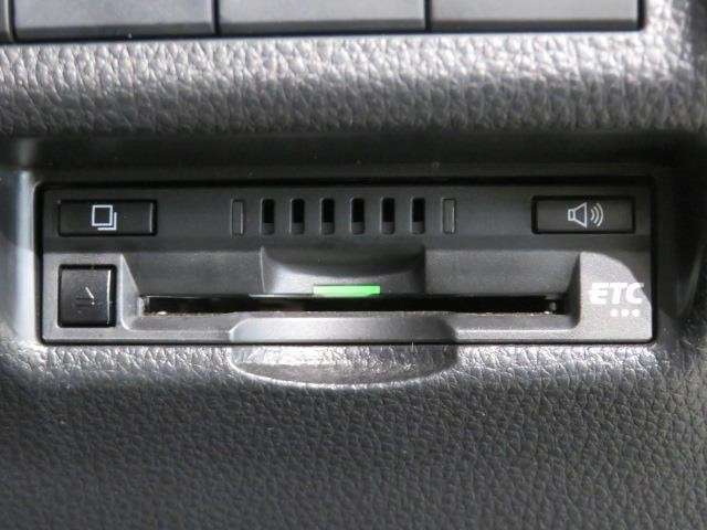 ETCがあれば高速道路などの料金所をスイスイと通過！スマートインターチェンジからも、高速道路へ乗り降りができ、必需品です。