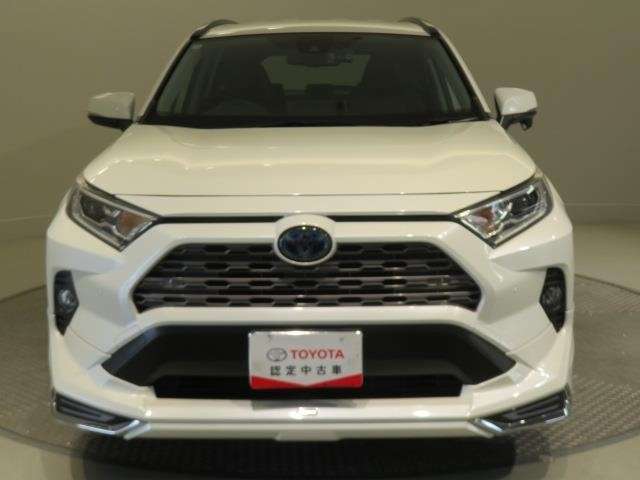 「フロントマスク」です。車の印象を決めるのは【顔】。この車の顔つきは、きっとあなたにピッタリ！？