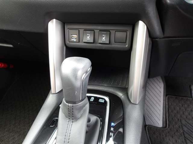 見方が分からないときは、どんなことでも中古車選びのプロであるスタッフにおたずねください。