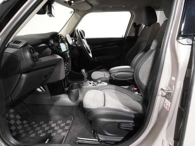 ■納車に関して・・・当社、ミニ専門店イールは皆様へ心を込めて納車いたします！■北海道から沖縄まで陸送業者にてお届けいたします■詳しくは販売スタッフまでお問合せください。