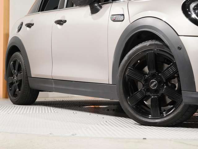 グループ総在庫250台以上の中古車ミニ専門店です。グループ店舗の在庫も含め、全て実車確認でのご案内が可能です。たくさんのミニの中からあなたにぴったりな一台をご提案いたします。