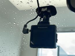 【後部座席操作部】後部座席を快適に過ごしていただくための便利な装備が付いています！