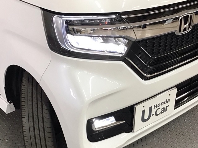 【LEDヘッドライト】ディスチャージヘッドライト（HID）と同等の明るさで、夜道や雨天走行が明るく視界良好！！　フォグライトも装備で、安心感さらにUPです♪安心ドライブを楽しんで下さい♪