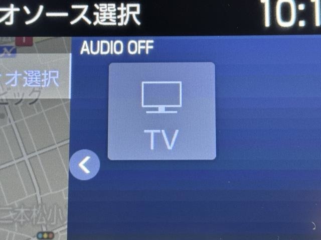 TVが見れるチューナーを装備しています。　新しい車でも付いていないことで、TVが見れない事も多々あるので要チェックです。