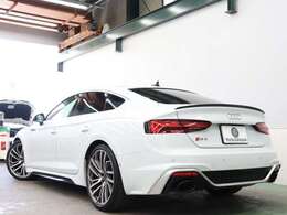 アウディEXC/コンフォP /RSスポEX/後期/1オナ/白革/MMIナビTV/360カメラ/BANG＆OLUFSENサウンド/DRC付サス/赤キャリパー/カーボンパネル/ACC/BSM/LDW/2年保証