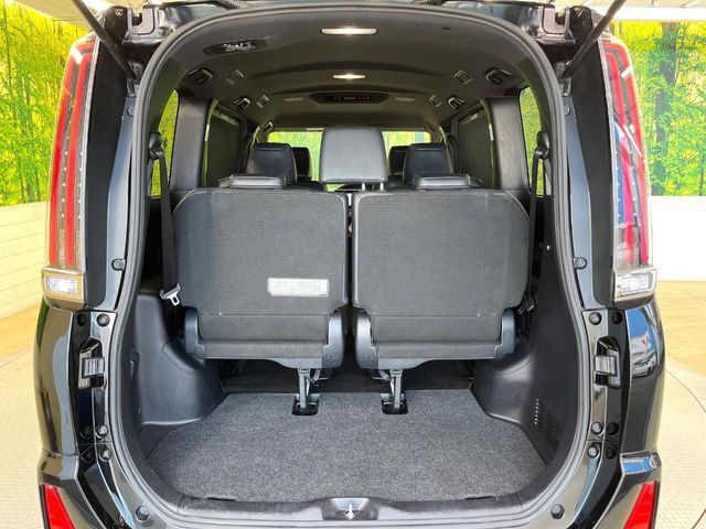 普段のお買い物や通勤、送迎等に十分な荷室スペースを確保しております。セカンドシートを倒すと、大きな荷物の積載も可能です♪