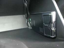 純正ドライブレコーダー前後が装着されています