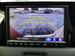 リアカメラが装備されており、後方の安全確認はもちろんのこと狭い場所での駐車や雨の日・夜間など視界の悪いコンディションでのストレスの軽減にもなります。