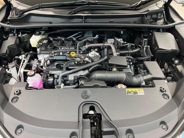 親切・丁寧な専門メカニックスタッフが応対！・車検・点検整備・事故等の修理などアフターサービスも安心。お車のカスタマイズもネクステージのサービススタッフまでご相談ください！