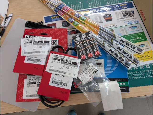 通常整備に加え予防整備も行います。エンジンオイル、エレメント、バッテリー、CVTオイル、ファンベルト各種、スパークプラグ、ラジエータキャップ、エアエレメント、エアコンガス、エアコンフィルターを交換します