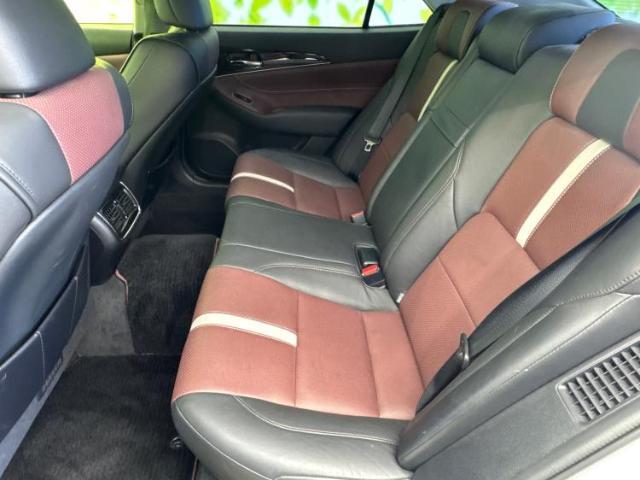 WECARSでは各商談席に大型モニターをご用意しております！見やすい大画面でゆったりと全国の在庫をご覧いただけます！是非ご来店お待ちしております！