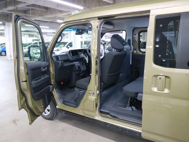 ご納車前のボディガラスコーティングも専門の業者が常駐しておりクオリティの高いコーティングを低価格にてご提供しております♪