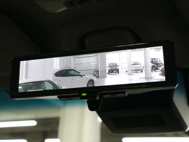 遠方（九州、沖縄除く）のお客様でも陸運局に持ちこまずに名義変更可能ですので店頭納車の場合は余計な諸費用も頂いておりません。遠方陸送納車も格安にてご納車可能です☆自走の場合は交通費相当でお届けも可能です