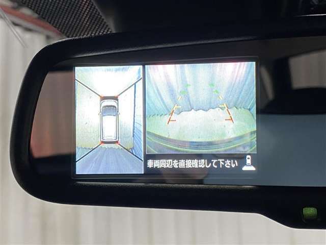 ☆バックカメラが付いているので後方確認が非常にしやすいです。今や運転初心者も熟練者も必須装備！ついていて損はないですね☆