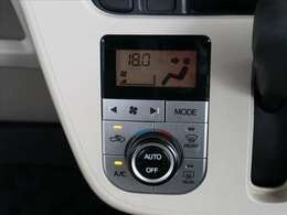四季を通じて車内を快適に保つオートエアコンを装備しています。