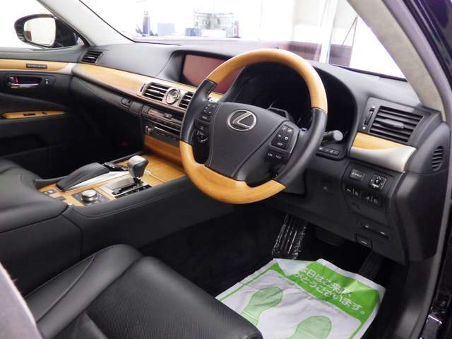 今まで大切に乗られてたお車を下取りさせていただきます。沢山の思い出が詰っている分、価格の限界まで頑張らさせていただきます。