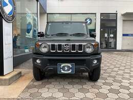 ジムニーノマド専用のフロントグリルでより高級感が出ます。