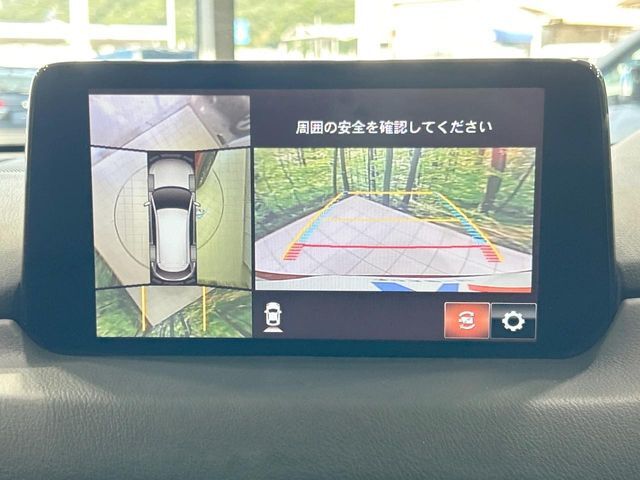 【フリップダウンモニター】家族や友人とお出かけする機会が多い方に大人気のフリップダウンモニター！大画面モニターで車内はエンタメ空間！退屈しがちな長距離ドライブも楽しい時間に変わります！