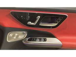 メルセデス・ベンツはドイツ本国シュツットガルト近郊でのメルセデス自車が関わった重大事故を、40年以上に亘って調査しています。