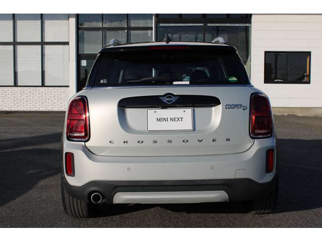 全国の正規ディーラーにて、対応可能な認定中古車保証付となります。アフターメンテナンスもお近くの正規ディーラーにて可能となりますので、ご安心してお選びいただけます。