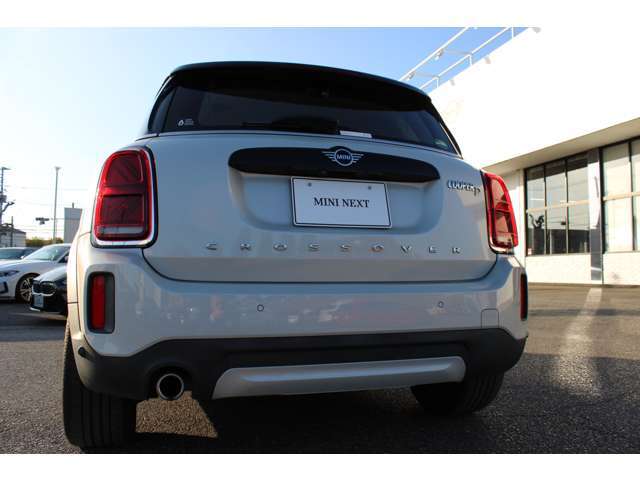 全国の正規ディーラーにて、対応可能な認定中古車保証付となります。アフターメンテナンスもお近くの正規ディーラーにて可能となりますので、ご安心してお選びいただけます。