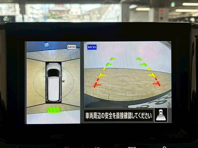 【アラウンドビューモニター】 クルマを上空から見下ろしているかのように、直感的に周囲の状況を把握できます。