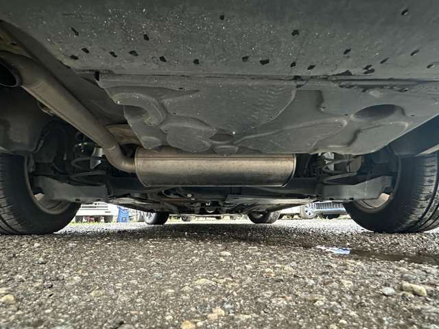 関東仕入れとなっており、下回りもご覧の通りきれいな状態となっており、ご購入後もよりご安心して長くお乗り頂けます♪