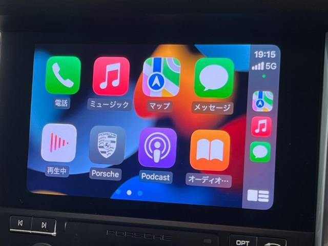 ●Apple　Car　Play：スマホとの有線接続で、ナビ・オーディオ再生などスマホのアプリ機能が画面でも使える便利機能です！