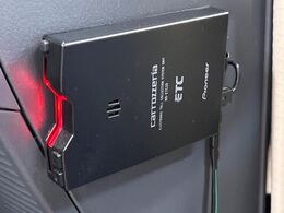 【ETC】高速道路の料金所をストレスなく通過！話題のスポットやサービスエリアに多い「スマートIC」利用時は必須のアイテムです。当店でセットアップを実施、ご納車当日からすぐにご利用いただけます！