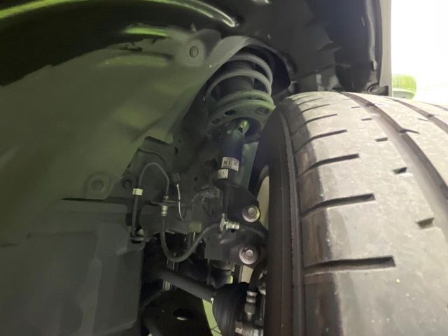お車を安心してお乗りいただく為には、足回りの定期点検が欠かせません。サービスサポート（有償保証）では無料点検もご提供しており、安心のカーライフをお過ごしいただけるサポート体制が整っています。