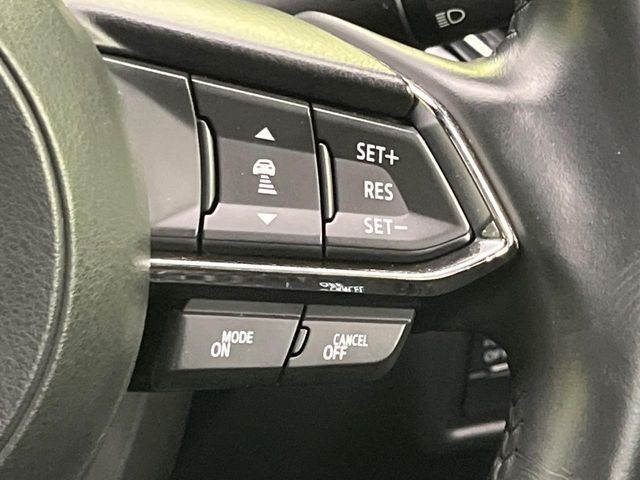 【マツダ・レーダークルーズコントロール】高速道路での長距離走行が楽に！自動で速度を保つクルーズコントロールが、衝突軽減システムと連携し、前方の車両を感知して車間を保つように速度調節してくれます！！