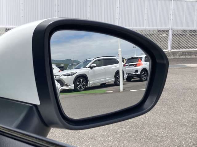 お手持ちのPCまたはスマートフォンでビデオ通話にてお車をご紹介いたします。