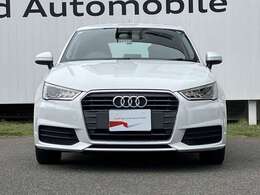 18年モデル　15AW　コーナーセンサー　シートヒーター　オートエアコン　MMIナビゲーション　キセノンヘッドライト　スマートキー