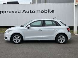 18年モデル　15AW　コーナーセンサー　シートヒーター　オートエアコン　MMIナビゲーション　キセノンヘッドライト　スマートキー