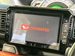 【純正8型ナビ】人気の純正ナビを装備。オーディオ機能も充実しており、Bluetooth接続すればお持ちのスマホやMP3プレイヤーの音楽を再生可能！毎日の運転がさらに楽しくなります！！