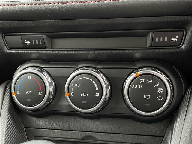 【　オートエアコン　】車内温度を感知して自動で温度調整をしてくれるのでいつでも快適な車内空間を創り上げます！