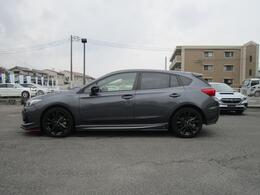 SUBARU認定U-carはスバル車を知り尽くしたスタッフによる徹底的な点検整備済み。車検、法定点検の整備項目はもちろん各機能や付属品、アイサイトのチェックまでディーラーならではの安心をお届けします。