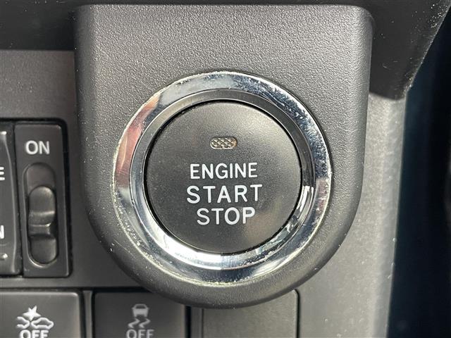 気になる車はすぐにお問い合わせください！画面右側の0066から始まる無料ダイヤルからお問い合わせ下さい！専門スタッフがお車のご質問にお答えいたします！