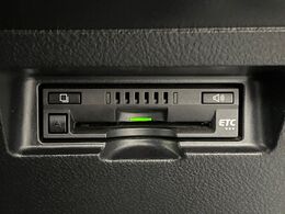 【ETC】高速道路の料金所をストレスなく通過！話題のスポットやサービスエリアに多い「スマートIC」利用時は必須のアイテムです。当店でセットアップを実施、ご納車当日からすぐにご利用いただけます！
