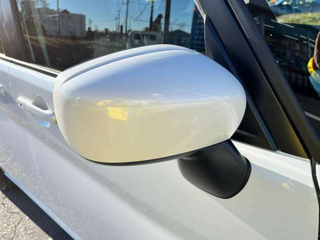 【UVカットガラス】後ろはプライバシーガラスです。ガラススペースが広く、視認性が良いです。左右の安全確認がしやすく、日焼け防止になります！