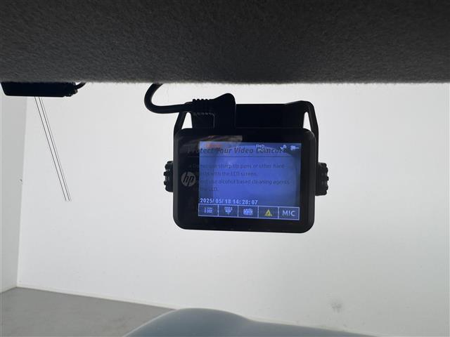 【ドライブレコーダー】映像・音声などの運転中の記録を残します。事故などを起こした起こされた時の証拠になりえますので、もしも時でも安心ですね。